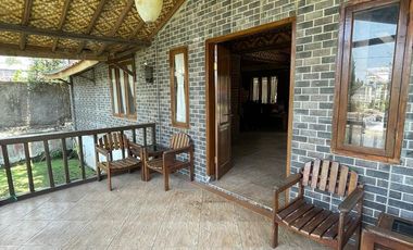 Villa Mewah di Kota Garut Pemandangan Indah & Udara Sejuk Pegunungan SHM IMB Ready dekat Hotel Santika Dekat Alun Alun Tarogong Pusat Kota Garut