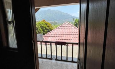 Villa Mewah di Kota Garut Pemandangan Indah & Udara Sejuk Pegunungan SHM IMB Ready dekat Hotel Santika Dekat Alun Alun Tarogong Pusat Kota Garut