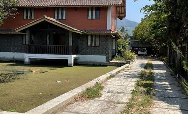Villa Mewah di Kota Garut Pemandangan Indah & Udara Sejuk Pegunungan SHM IMB Ready dekat Hotel Santika Dekat Alun Alun Tarogong Pusat Kota Garut