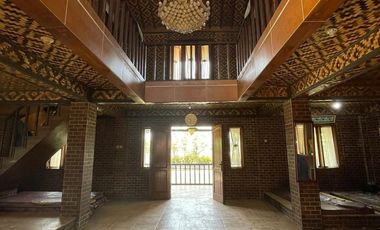 Villa Mewah di Kota Garut Pemandangan Indah & Udara Sejuk Pegunungan SHM IMB Ready dekat Hotel Santika Dekat Alun Alun Tarogong Pusat Kota Garut