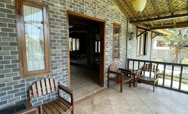 Villa Mewah di Kota Garut Pemandangan Indah & Udara Sejuk Pegunungan SHM IMB Ready dekat Hotel Santika Dekat Alun Alun Tarogong Pusat Kota Garut