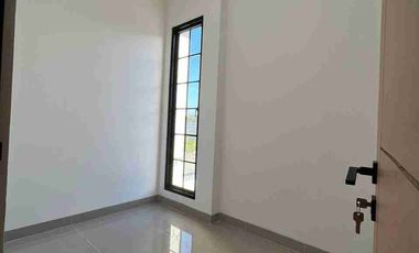 Rumah di Jual Beverly Lake