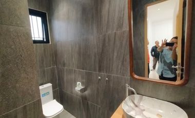 DIJUAL & SEWA RUMAH MEWAH FULLY FURNISH LYON HOUSING BASUKI RAHMAT PALEMBANG