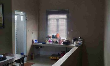 ruko di kawasan perumahan dekat mainroad ga sampe 1m!