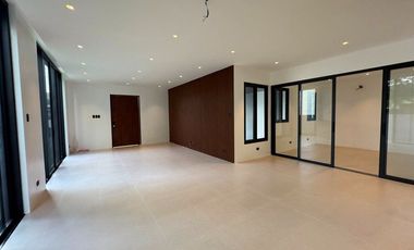 JAPANDI MODERN HOUSE FOR SALE IN BF HOMES