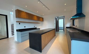 JAPANDI MODERN HOUSE FOR SALE IN BF HOMES