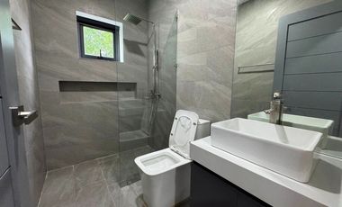 JAPANDI MODERN HOUSE FOR SALE IN BF HOMES