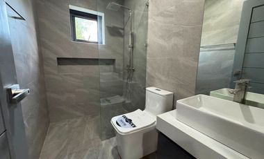 JAPANDI MODERN HOUSE FOR SALE IN BF HOMES