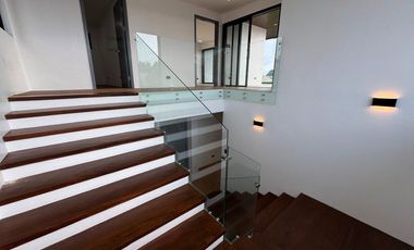 JAPANDI MODERN HOUSE FOR SALE IN BF HOMES