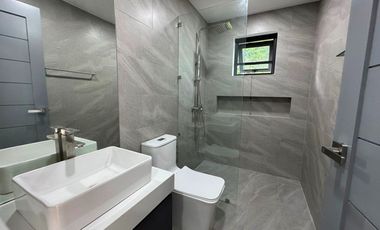 JAPANDI MODERN HOUSE FOR SALE IN BF HOMES