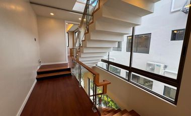 5 % DOWNPAYMENT THREE STOREY ZEN DESIGN HOUSE FOR SALE IN BF HOMES PARANAQUE