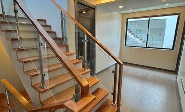 1,840,000.00 DOWNPAYMENT ONLY STUNNING MODERN DESIGN HOUSE IN BF HOMES