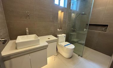 1,840,000.00 DOWNPAYMENT ONLY STUNNING MODERN DESIGN HOUSE IN BF HOMES