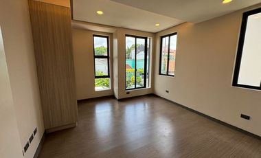 1,840,000.00 DOWNPAYMENT ONLY STUNNING MODERN DESIGN HOUSE IN BF HOMES