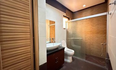 FOR SALE MASSIVE WELL MAINTAINED HOUSE IN BF HOMES