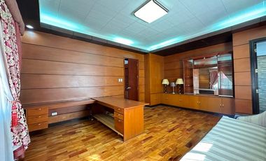 FOR SALE MASSIVE WELL MAINTAINED HOUSE IN BF HOMES