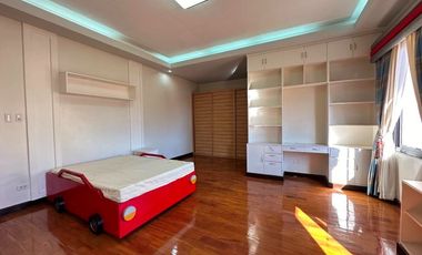 FOR SALE MASSIVE WELL MAINTAINED HOUSE IN BF HOMES