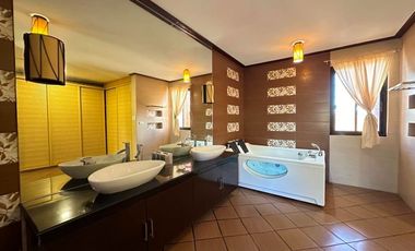 FOR SALE MASSIVE WELL MAINTAINED HOUSE IN BF HOMES