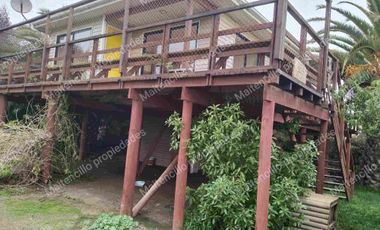 Arriendo Casa con vista al mar frente a condominio baelomar a pasos playa