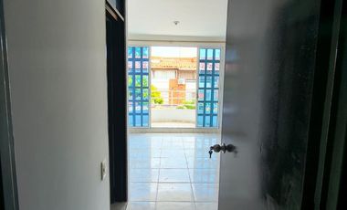 ALQUILO EXCELENTE CASA TRIPLANTA AL SUR DE CALI EN CALI CANTO.