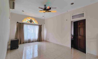 Disewakan Rumah 2 Lantai Rapi Siap Huni Full Furnish di Bintaro Sektor 9