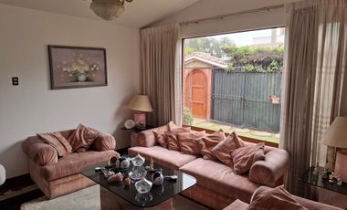 CASA DE UN SOLO PISO EN LA MOLINA: 650 M2, 4 DORM+ESCRIT, 3 BAÑ, $ 498,000