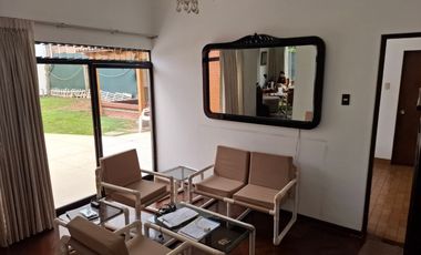 CASA DE UN SOLO PISO EN LA MOLINA: 650 M2, 4 DORM+ESCRIT, 3 BAÑ, $ 498,000