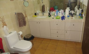 CASA DE UN SOLO PISO EN LA MOLINA: 650 M2, 4 DORM+ESCRIT, 3 BAÑ, $ 498,000