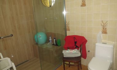 CASA DE UN SOLO PISO EN LA MOLINA: 650 M2, 4 DORM+ESCRIT, 3 BAÑ, $ 498,000