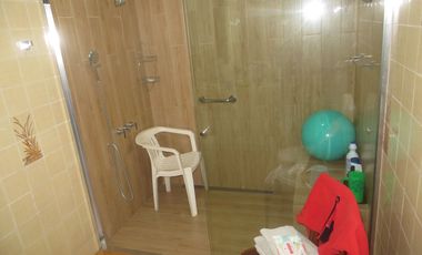 CASA DE UN SOLO PISO EN LA MOLINA: 650 M2, 4 DORM+ESCRIT, 3 BAÑ, $ 498,000