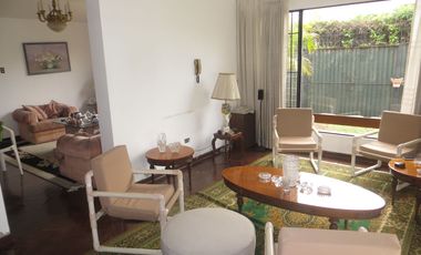 CASA DE UN SOLO PISO EN LA MOLINA: 650 M2, 4 DORM+ESCRIT, 3 BAÑ, $ 498,000