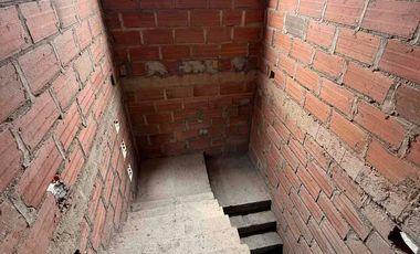 🏠 ¡Oportunidad de Inversión o Vivienda en El Carmen de Viboral! 💰✨

Se vende segundo y tercer piso en obra negra, ideal para terminar al gusto o como proyecto familiar/inversión.