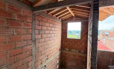 🏠 ¡Oportunidad de Inversión o Vivienda en El Carmen de Viboral! 💰✨

Se vende segundo y tercer piso en obra negra, ideal para terminar al gusto o como proyecto familiar/inversión.