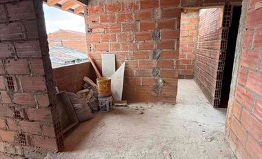 🏠 ¡Oportunidad de Inversión o Vivienda en El Carmen de Viboral! 💰✨

Se vende segundo y tercer piso en obra negra, ideal para terminar al gusto o como proyecto familiar/inversión.