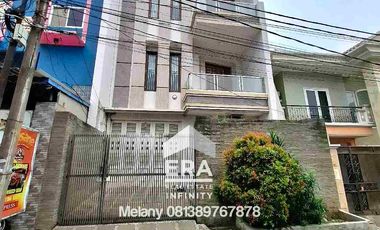 Rumah bagus berlokasi di tubagus angke, jalan lebar, siap huni, lepas segera
