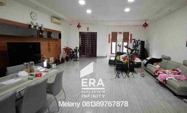 Rumah bagus berlokasi di tubagus angke, jalan lebar, siap huni, lepas segera