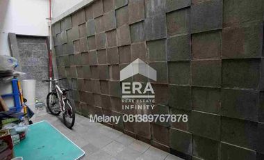 Rumah bagus berlokasi di tubagus angke, jalan lebar, siap huni, lepas segera
