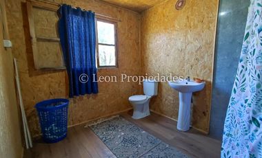 Leon Propiedades arrienda cabaña en sector Cuyuncacvi, Curacaví.