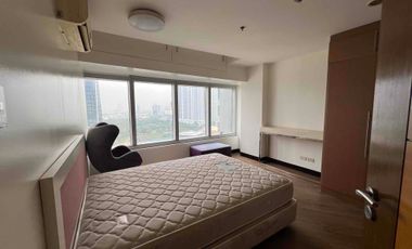 3 Bedroom Condo FOR SALE in One Central across RCBC Plaza