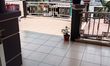 Dijual rumah full renovasi di Harapan Indah 2 Cluster Taman Puspa