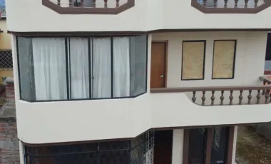 Venta de 2 Casas en Terreno de 484m²