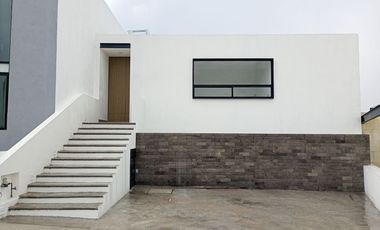 CASA EN VENTA EN LOMALTA TRES MARIAS MORELIA