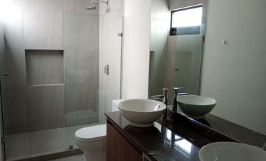 CASA EN VENTA EN LOMALTA TRES MARIAS MORELIA
