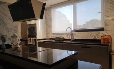 Residencia de lujo en venta Fraccionamiento La Rioja, al sur de la ciudad venta o renta