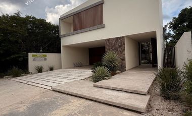 Casa en renta en residencial privado con amenidades