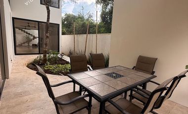 Casa en renta en residencial privado con amenidades