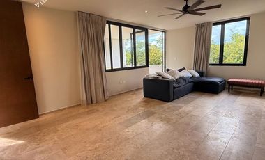 Casa en renta en residencial privado con amenidades