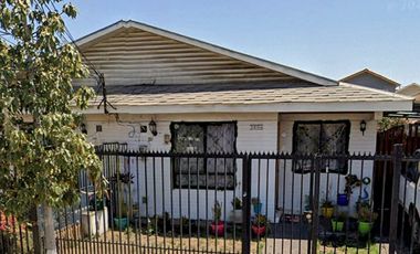 Vendo casa en villa Los Aromos