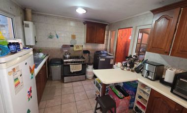 Se arrienda casa en Parque Krahmer, Valdivia.  Disponible desde enero