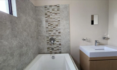 VENTA DE HERMOSA CASA